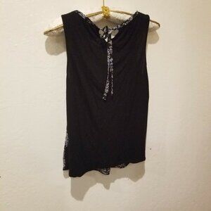 Elle Top Womens Medium Sleeveless Chic Blouse Keyhole Tie Back Floral Black